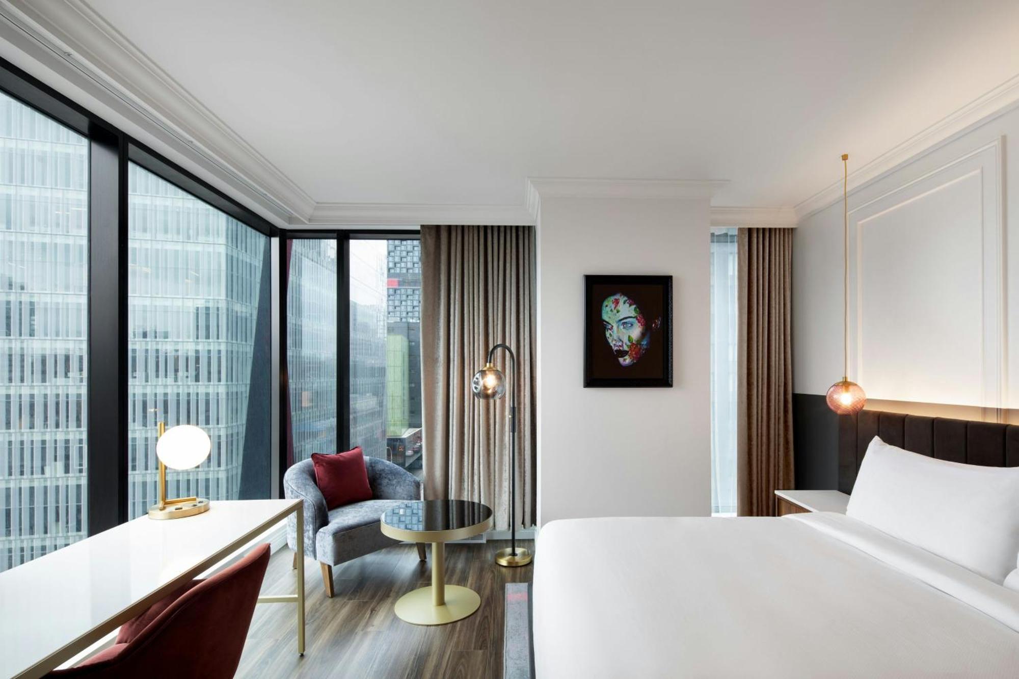 Standard King Room City View